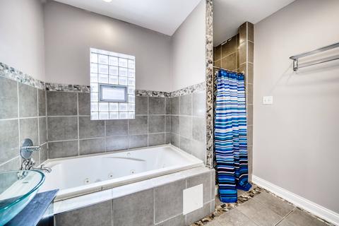4914 N Springfield Ave, Chicago, IL 60625 photo 10