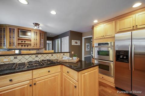 911 Cove Ct, Wheaton, IL 60189 photo 9