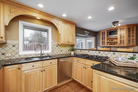 911 Cove Ct, Wheaton, IL 60189 photo 8