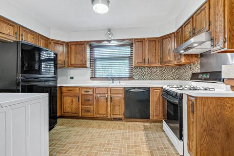 4622 Larch Ave, Glenview, IL 60025 photo 6