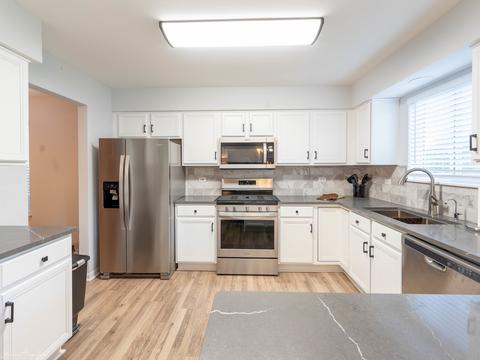 2995 Carlsbad Cir, Aurora, IL 60503 photo 3