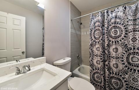 500 Paris Ln, Hoffman Estates, IL 60169 photo 15