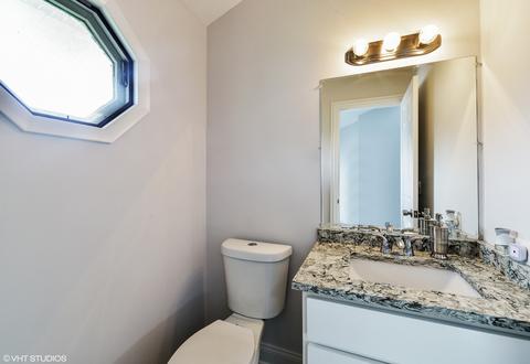 500 Paris Ln, Hoffman Estates, IL 60169 photo 9