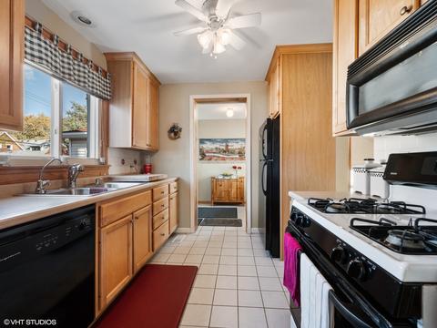 4922 W Cullom Ave, Chicago, IL 60641 photo 6