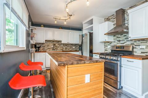 705 Audubon St, Hoffman Estates, IL 60169 photo 6