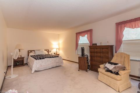 156 Oakmont Dr, Elgin, IL 60123 photo 13