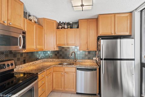 33 W Delaware Pl #18A, Chicago, IL 60610 photo 6