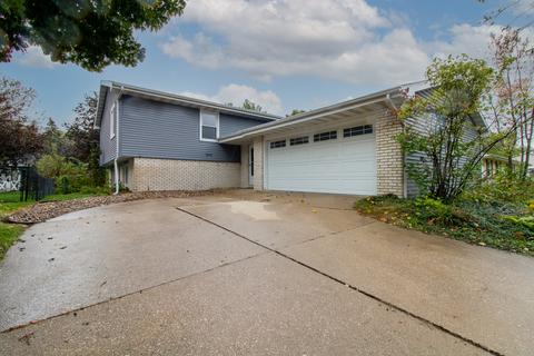 3033 Ann Dr, Bloomington, IL 61704 photo 1