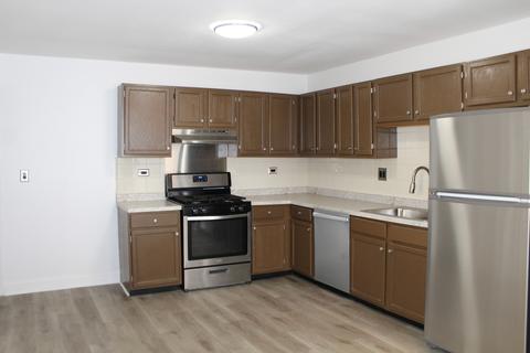 2020 Apache Trl, Round Lake Beach, IL 60073 photo 3