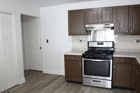 2020 Apache Trl, Round Lake Beach, IL 60073 photo 7