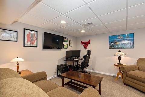 552 Edwards Ave, East Dundee, IL 60118 photo 20