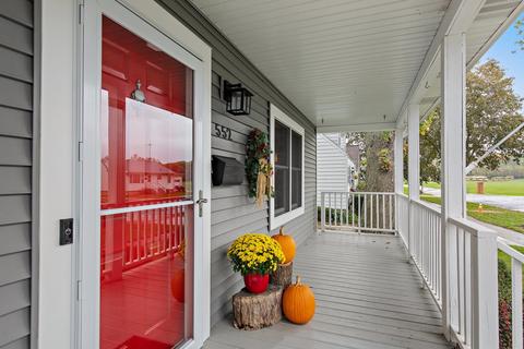 552 Edwards Ave, East Dundee, IL 60118 photo 4