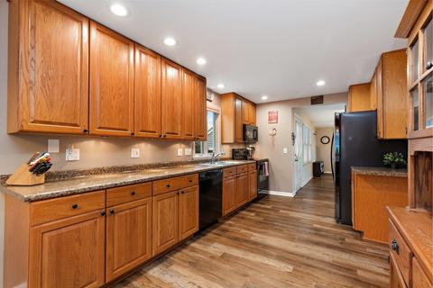 552 Edwards Ave, East Dundee, IL 60118 photo 8