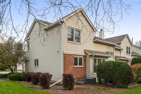 1323 Orrington Ct, Wheeling, IL 60090 photo 2