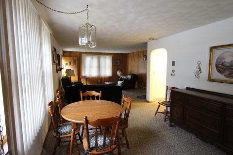 318 E 3rd St, Depue, IL 61322 photo 9