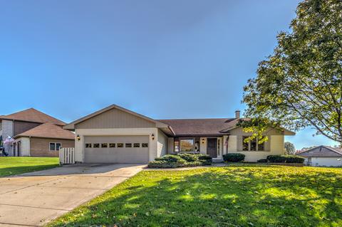 861 Groton Ln, Bartlett, IL 60103 photo 1