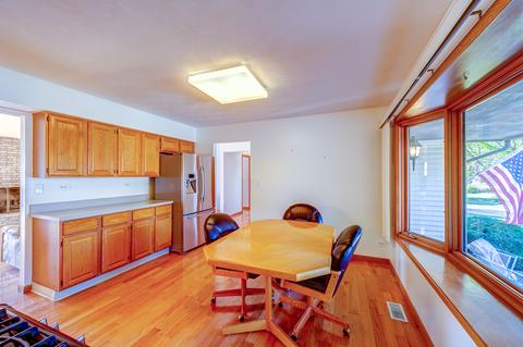 861 Groton Ln, Bartlett, IL 60103 photo 6