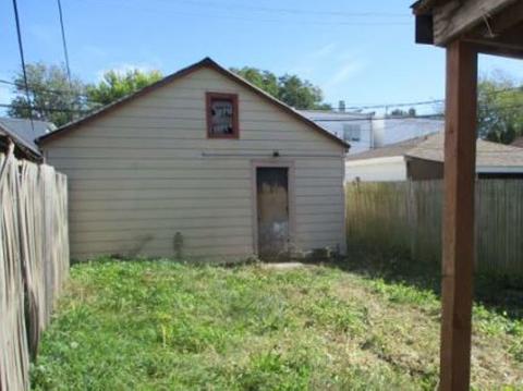 2337 N Austin Ave, Chicago, IL 60639 photo 5