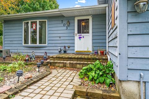 703 Nancy Ln, Mchenry, IL 60051 photo 5
