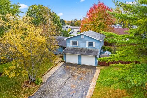 703 Nancy Ln, Mchenry, IL 60051 photo 4