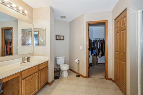 2051 Norwich Dr, Bartlett, IL 60103 photo 9