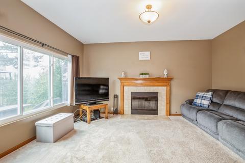 2051 Norwich Dr, Bartlett, IL 60103 photo 7