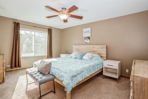 2051 Norwich Dr, Bartlett, IL 60103 photo 8