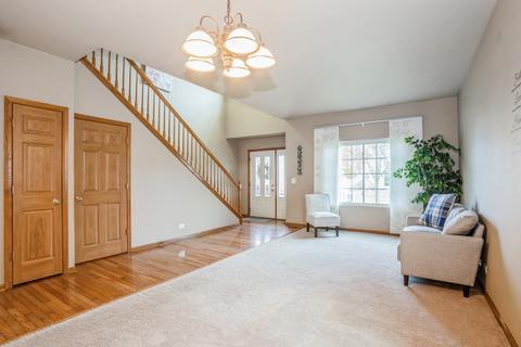 2051 Norwich Dr, Bartlett, IL 60103 photo 3