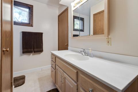 5107 Cambridge Dr, Mchenry, IL 60050 photo 17