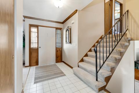 5107 Cambridge Dr, Mchenry, IL 60050 photo 5