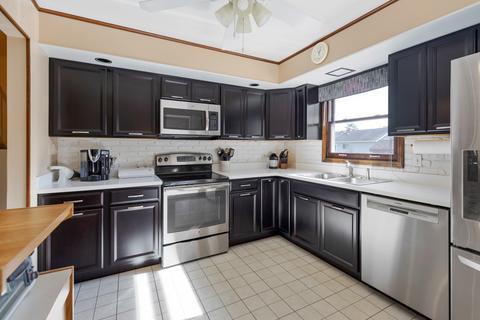 5107 Cambridge Dr, Mchenry, IL 60050 photo 6