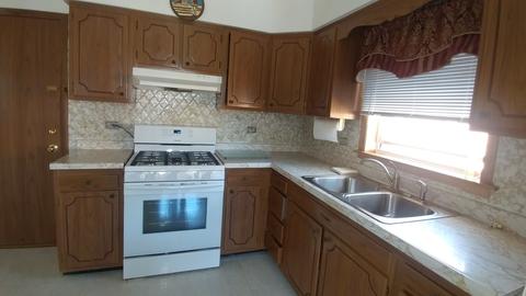 1084 Willson Dr, Des Plaines, IL 60016 photo 5