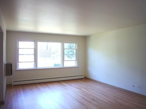 1084 Willson Dr, Des Plaines, IL 60016 photo 9