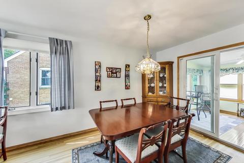 2122 E Craig Dr, Des Plaines, IL 60018 photo 8