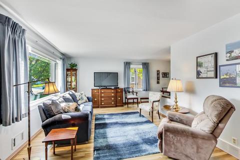 2122 E Craig Dr, Des Plaines, IL 60018 photo 4