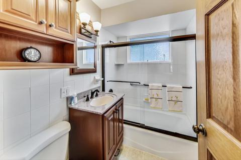 2122 E Craig Dr, Des Plaines, IL 60018 photo 22