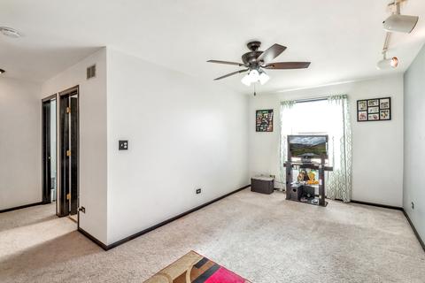 4543 Olmstead Dr, Hoffman Estates, IL 60192 photo 10