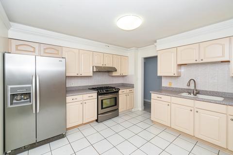 617 Maple Ct, Mount Prospect, IL 60056 photo 2
