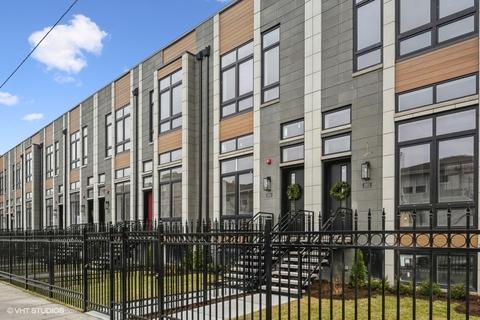 1017 E 62nd St, Chicago, IL 60637 photo 1