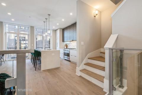 1017 E 62nd St, Chicago, IL 60637 photo 8