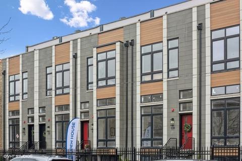 1017 E 62nd St, Chicago, IL 60637 photo 18