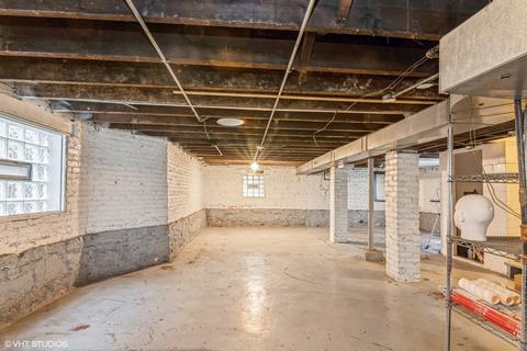 2867 E 77th St, Chicago, IL 60649 photo 12