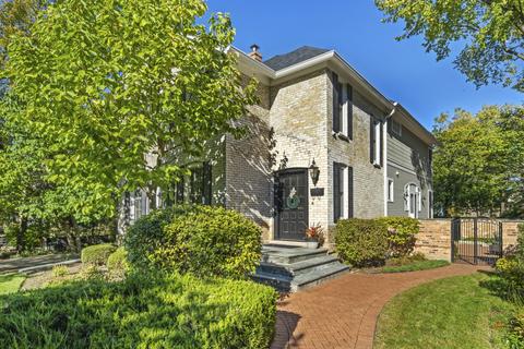667 Bluff St, Glencoe, IL 60022 photo 1