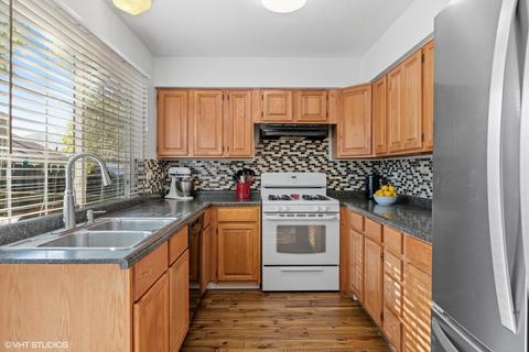 2091 Danbury Pl, Hoffman Estates, IL 60169 photo 6