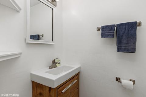 2091 Danbury Pl, Hoffman Estates, IL 60169 photo 9