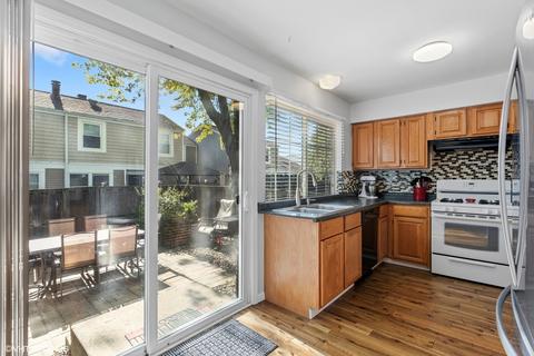 2091 Danbury Pl, Hoffman Estates, IL 60169 photo 7