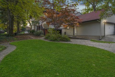 1102 E Monroe St, Bloomington, IL 61701 photo 2