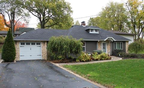 810 W Park St, Morrison, IL 61270 photo 2