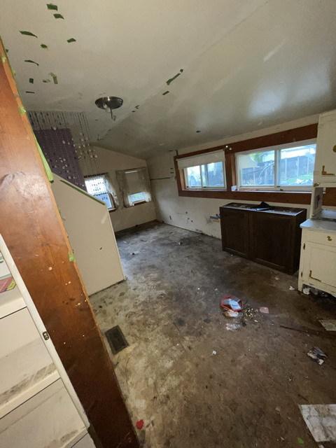 338 E High St, Sycamore, IL 60178 photo 5
