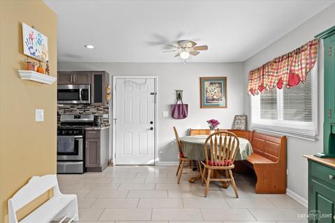 22 Greenfield Rd, Montgomery, IL 60538 photo 3